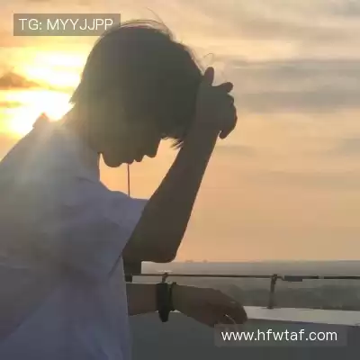 薄霜凤